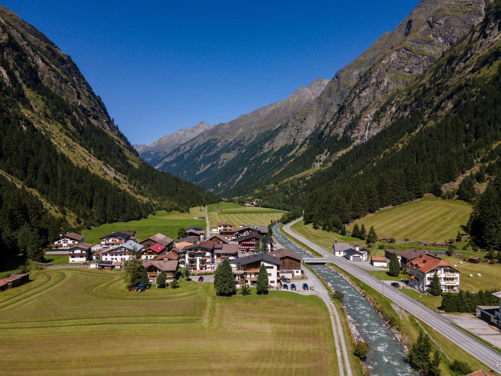 Gletscher-Landhaus Brunnenkogel ザンクト・レオンハルト・イム・ピッツタール エクステリア 写真
